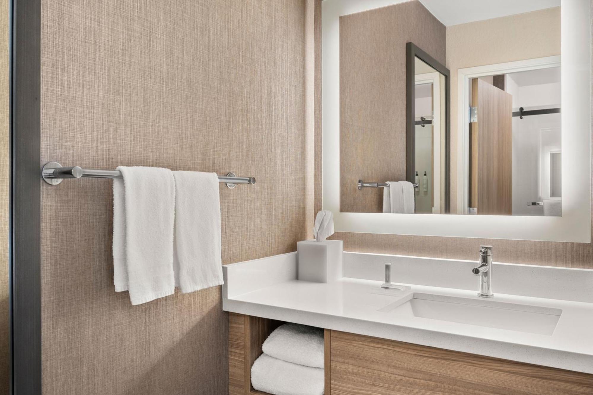 Springhill Suites By Marriott Chicago Bolingbrook Exterior photo